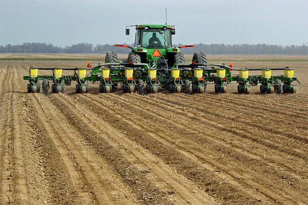 Fendt assessing sowing technology from Precision Planting