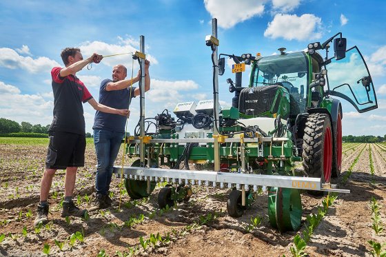 Tackling volunteer potatoes with Garford spot sprayer